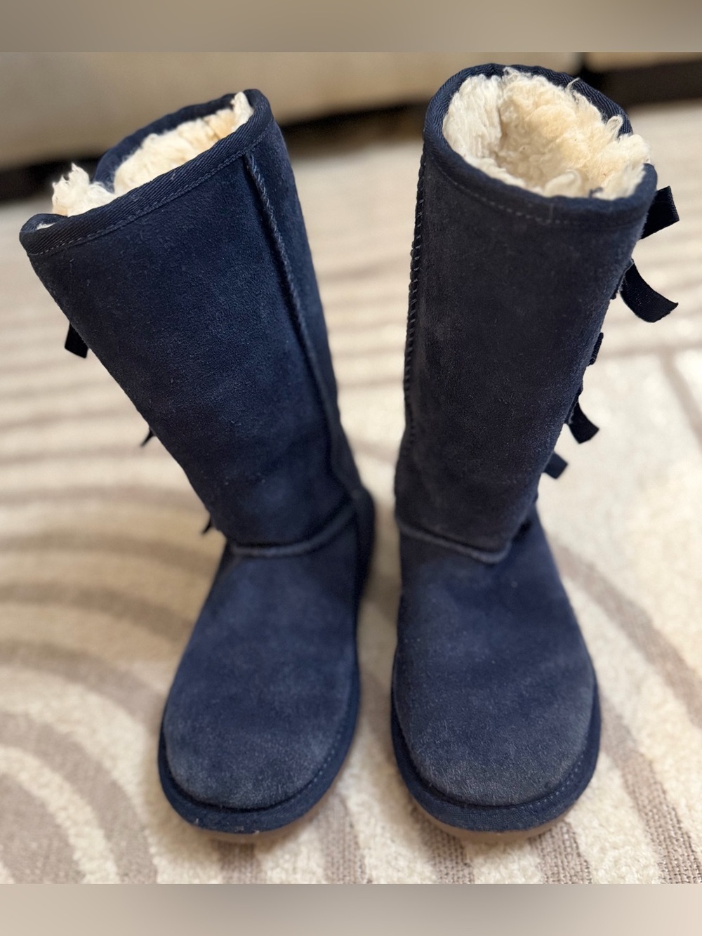 Koolaburra by UGG Girls Navy Triple Bow Faux Fur Boots - Size 13 - Picture 6 of 8